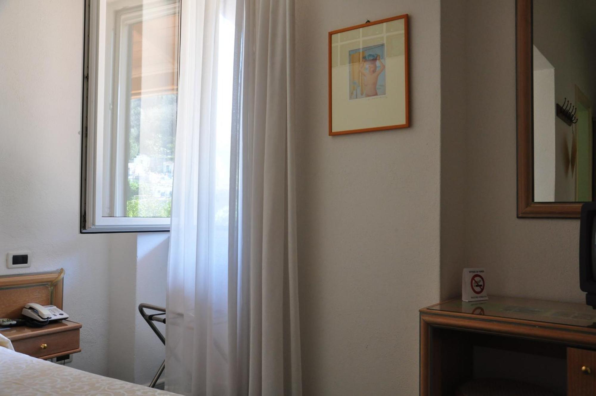 Hotel La Marticana 伊斯基亚 客房 照片