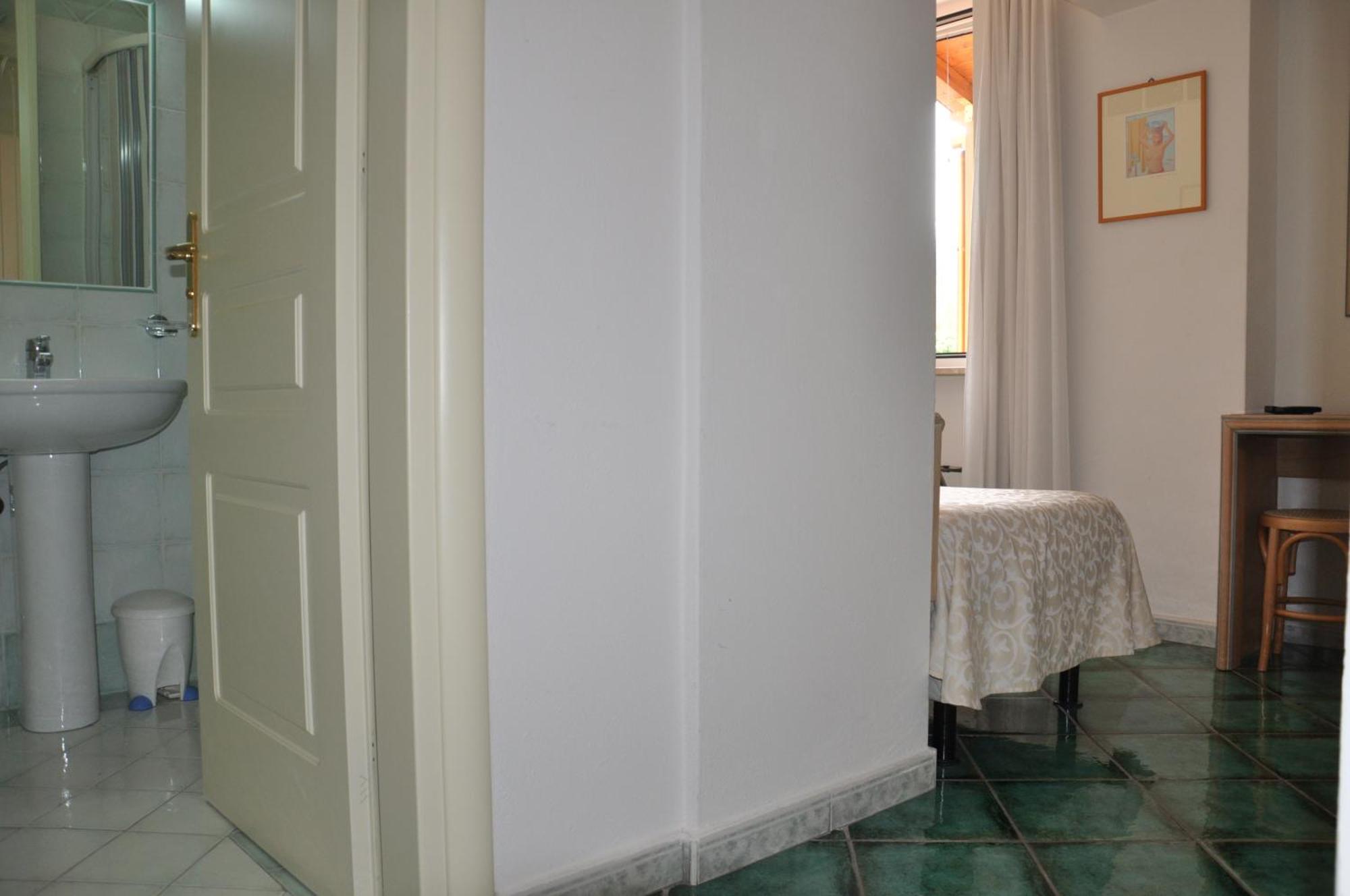 Hotel La Marticana 伊斯基亚 客房 照片