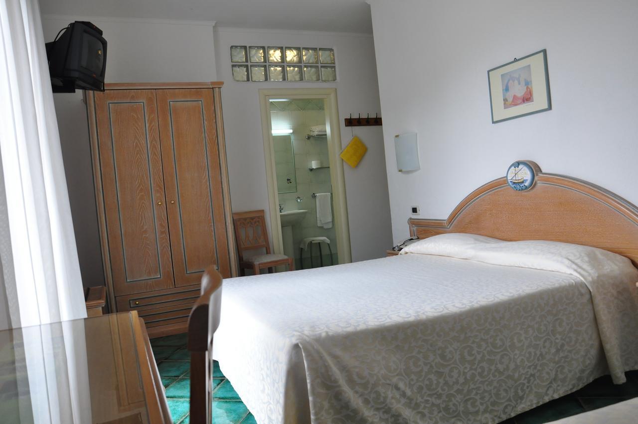 Hotel La Marticana 伊斯基亚 外观 照片