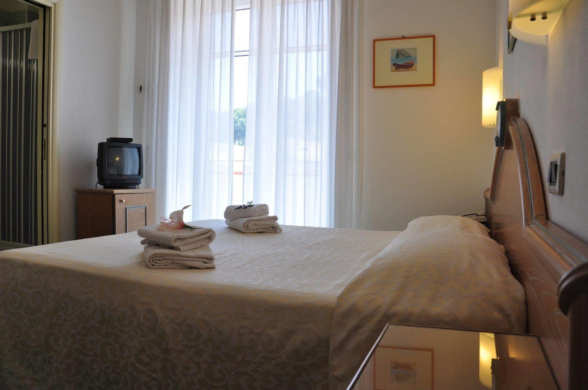 Hotel La Marticana 伊斯基亚 外观 照片