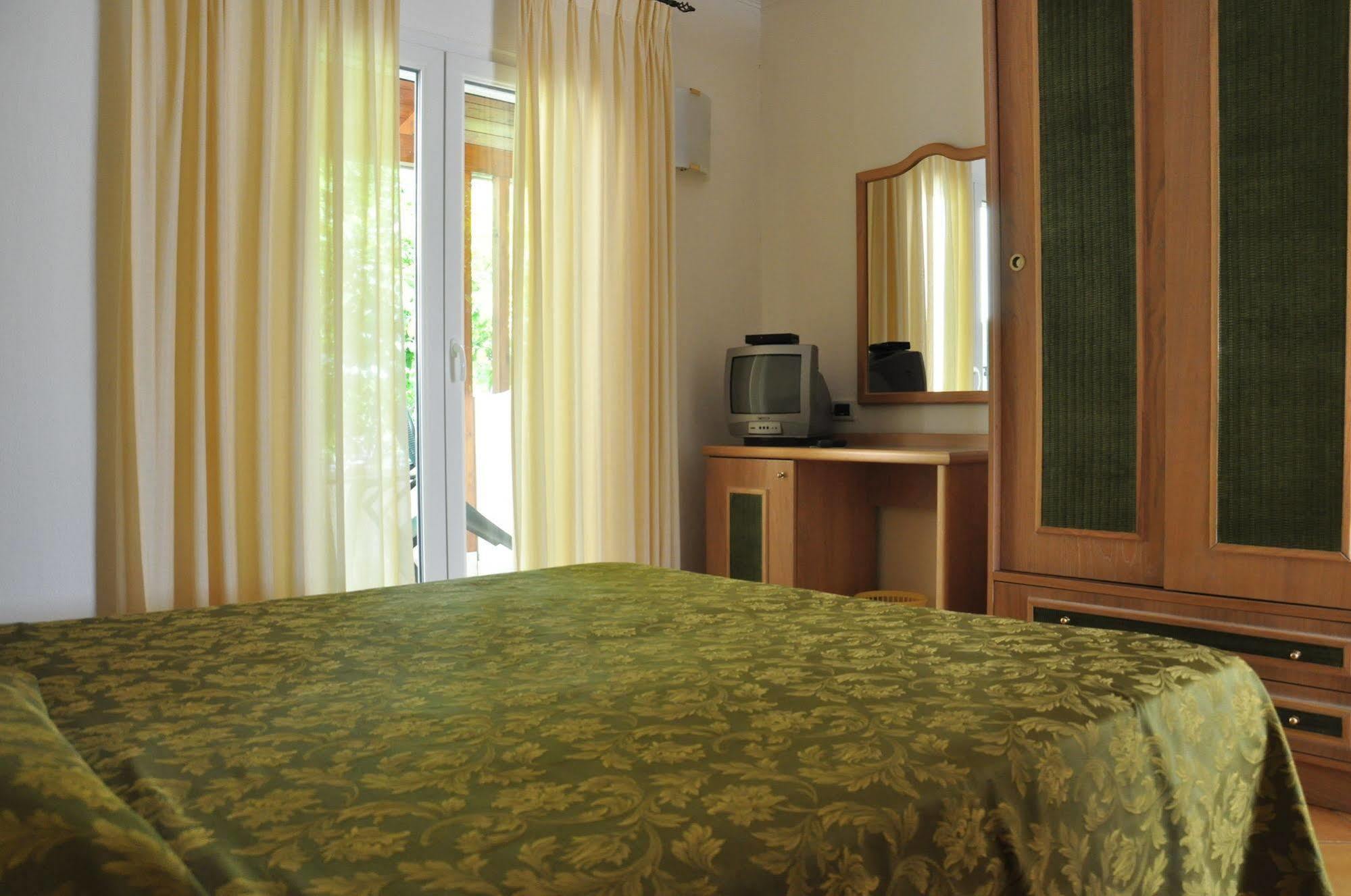 Hotel La Marticana 伊斯基亚 外观 照片