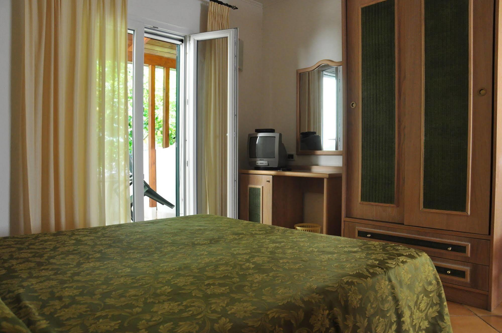 Hotel La Marticana 伊斯基亚 外观 照片