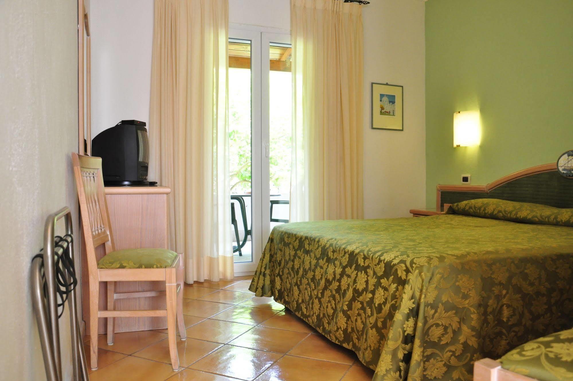 Hotel La Marticana 伊斯基亚 外观 照片