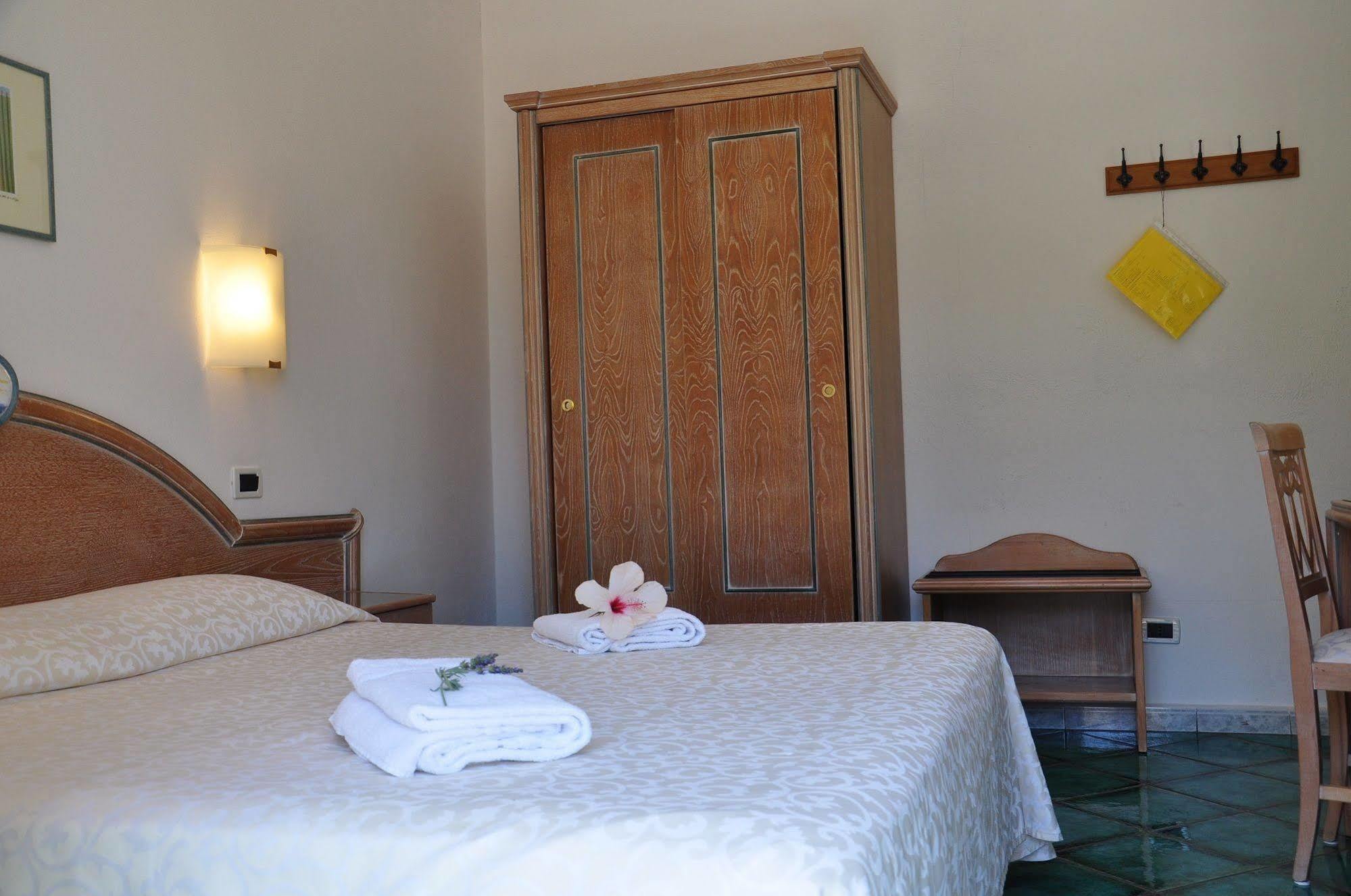 Hotel La Marticana 伊斯基亚 外观 照片
